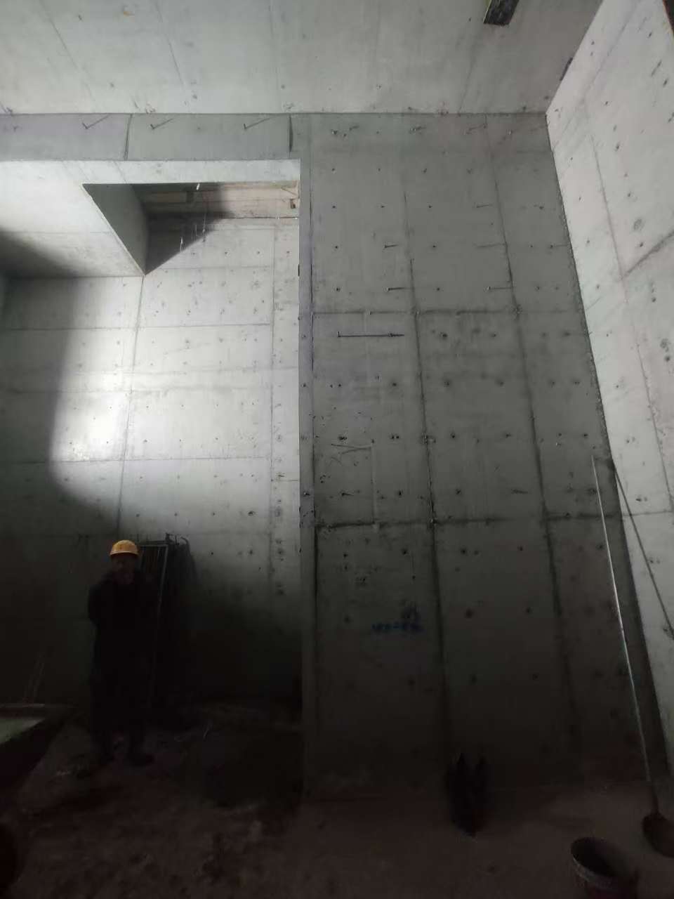 金牛墙上开槽钢筋断了有影响吗
